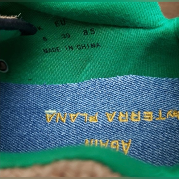 Terra Plana Worn Again Escape
Coffee Bag - Picture 6 of 7